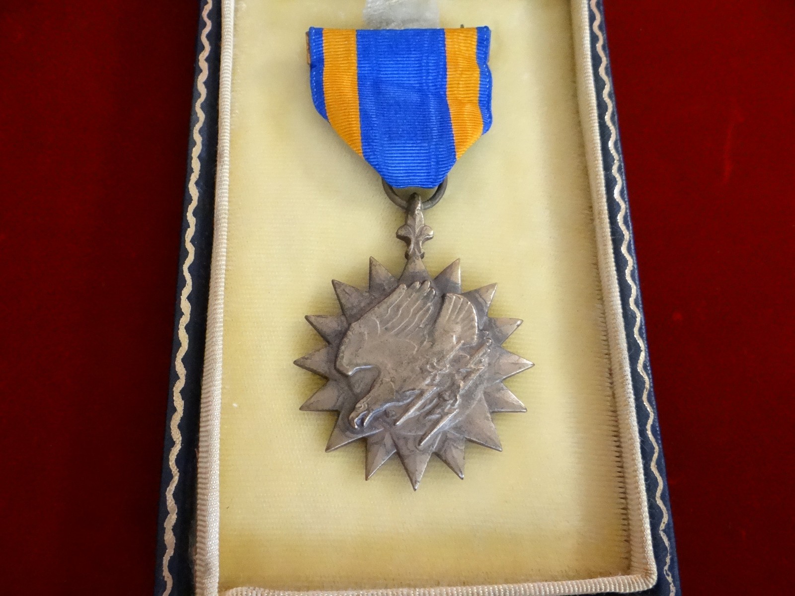 WWII US Army Air Medal in Presentation Case, Full-Size Medal, Original WW2