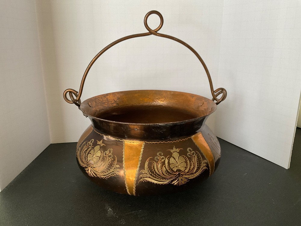 Vintage Copper Pot Beautiful etchings