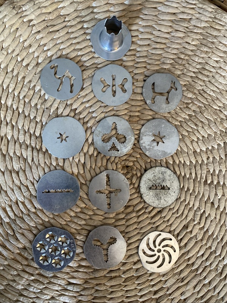 Replacement Cookie Press Discs and Pastry Tips, Unknown Brand, 12 Discs, 1 Tip