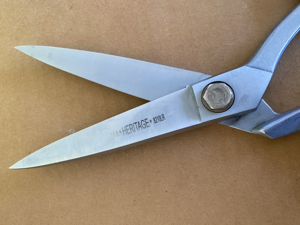 Heritage Fabric Thread Fabric Shears 8210LR