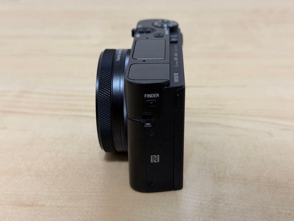 SONY RX100 VII (Mark 7) Compact Digital Camera