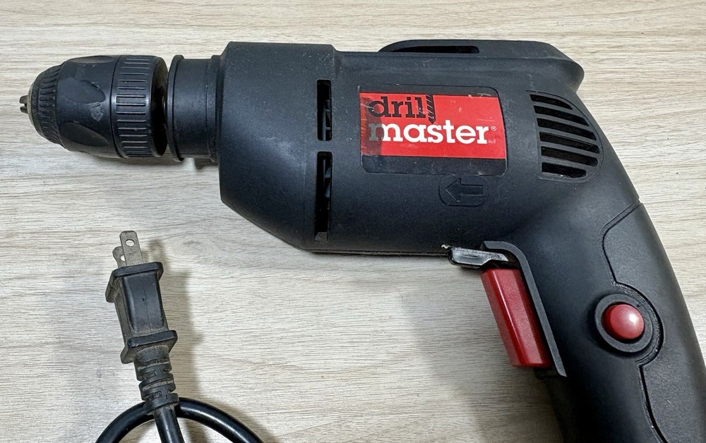 DRILL MASTER 3/8" VARIABLE SPEED REV CORDED DRILL 60614-Used. Good Condition