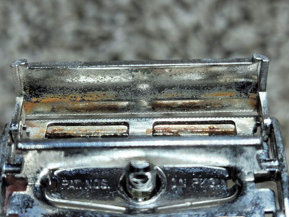 Vintage GILLETTE H1 Slim Adjustable Razor 1964 Case, Blades, Insert, Nice
