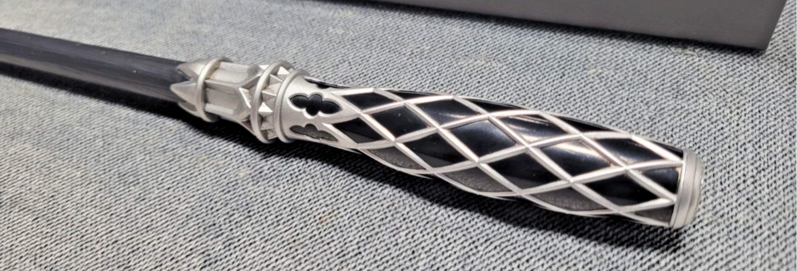 Universal Studios Harry Potter 2nd Gen Interactive Wand-Black Silver-NEW IN BOX