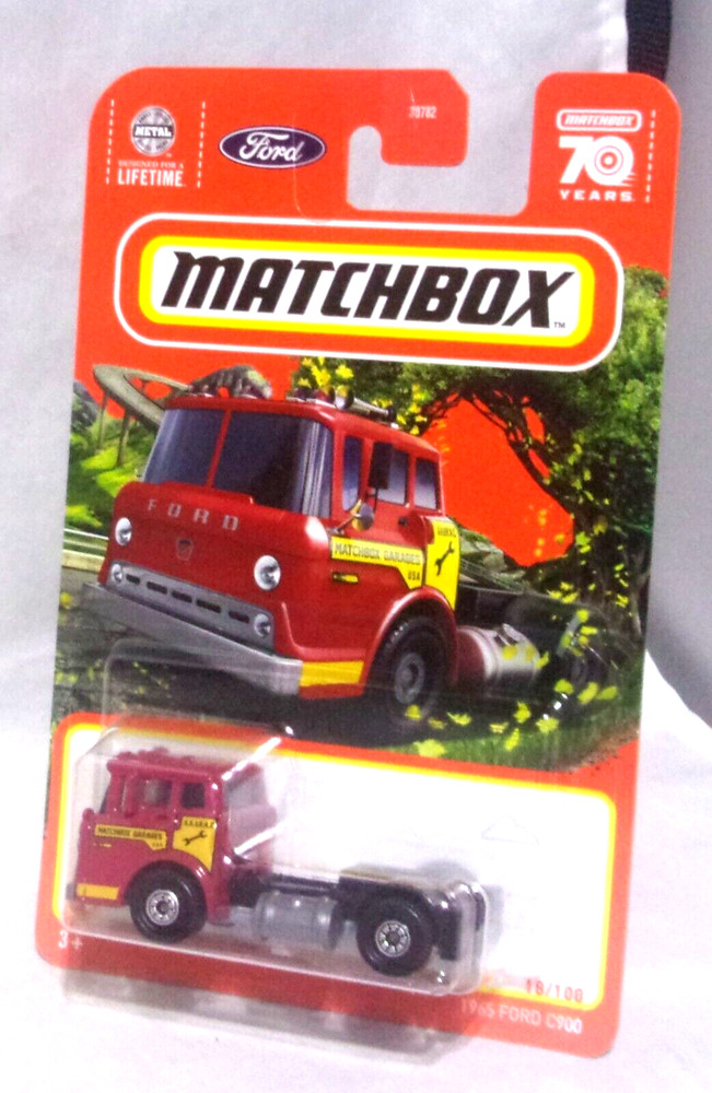 KKar Matchbox - 2023 Basic - 18/100 * 1965 Ford C900 - Red & Black