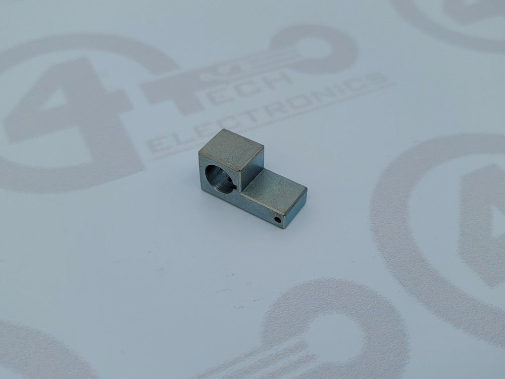 Universal Instruments Pivot Block 43566001