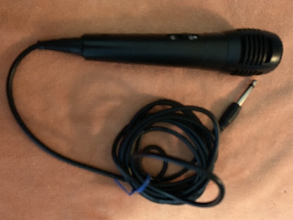The Singing Machine SML385BTBK Bluetooth CD+G Karaoke System. Barely Used.