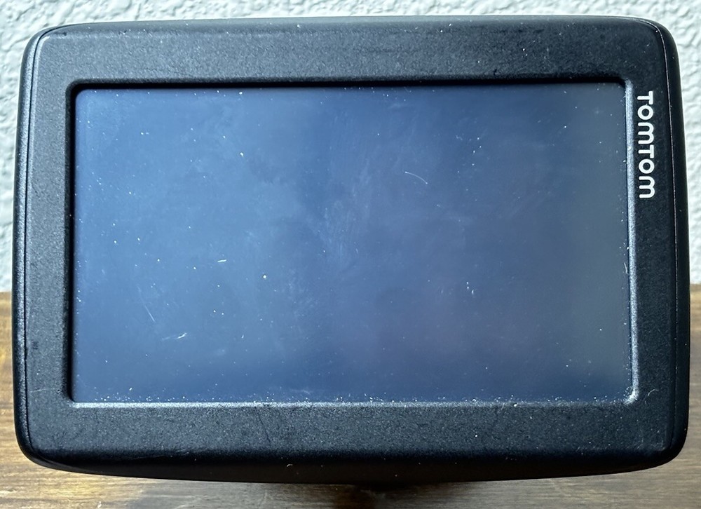 TomTom 4EN42 Z1230 GPS Navigation Touch Screen Bundle Tested