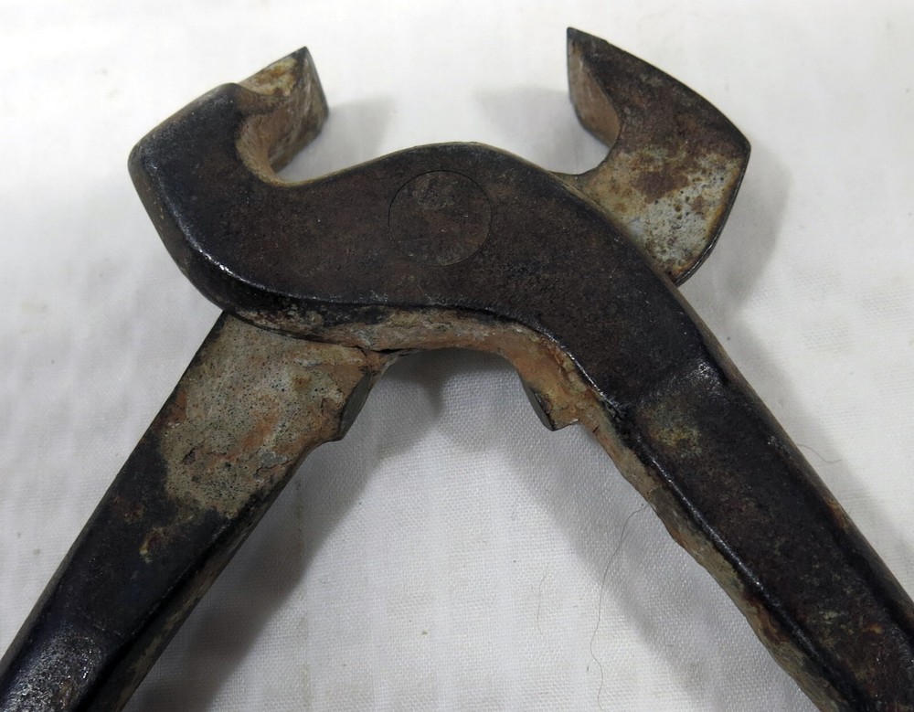 Pincer Tool Vintage