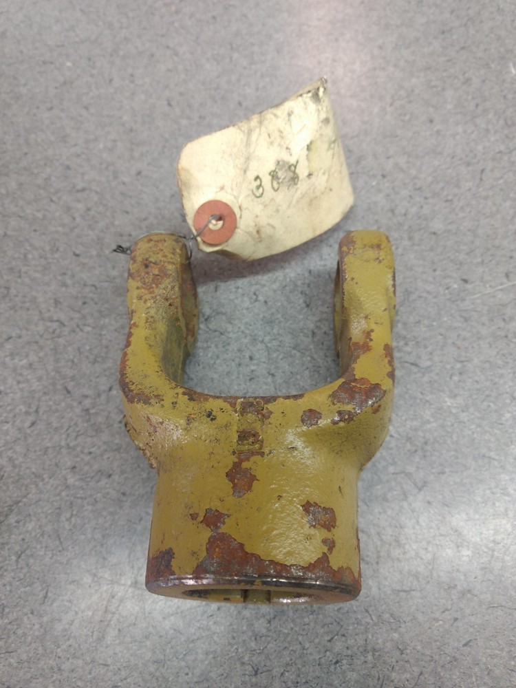 W800-8311 PTO YOKE