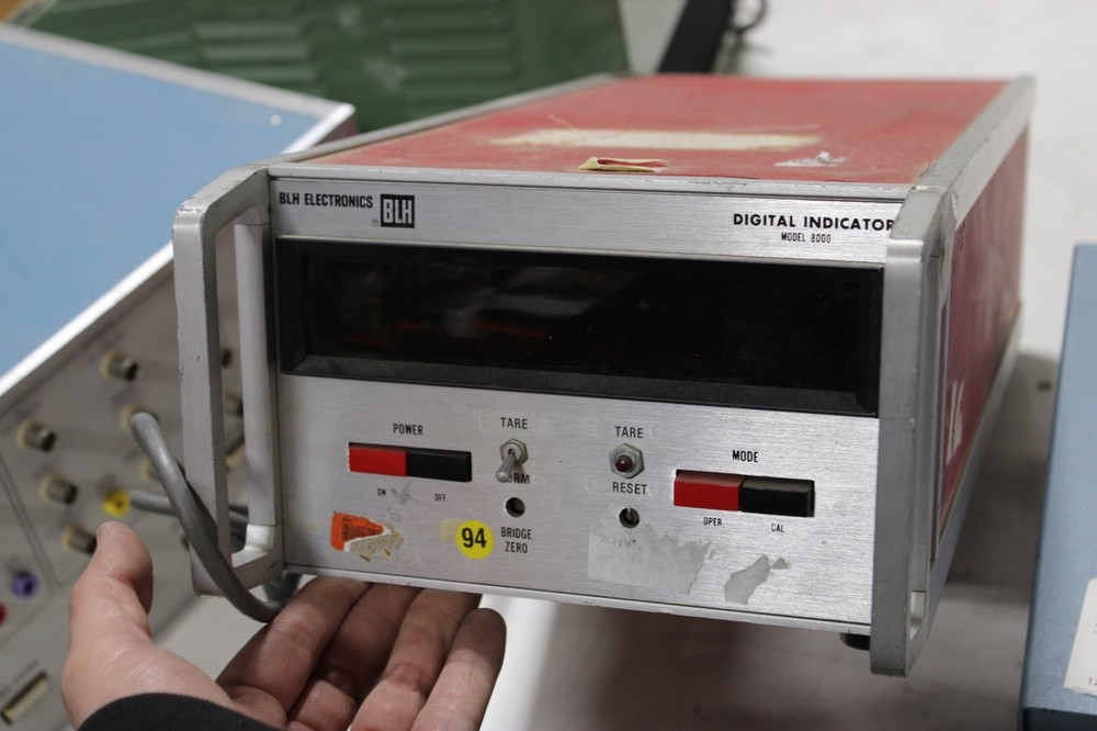 BLH DIGITAL INDICATOR 8000