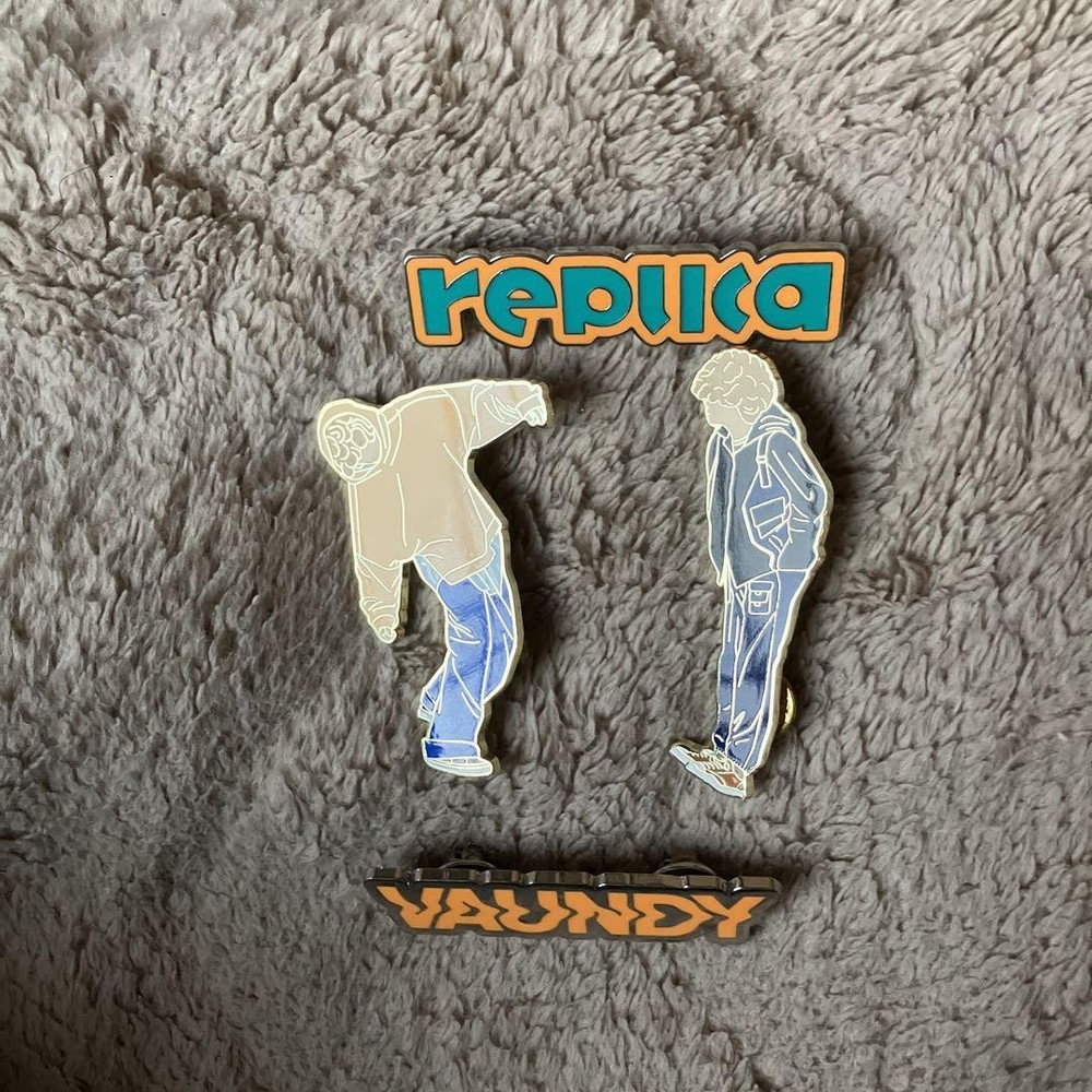 Vaundy Pins