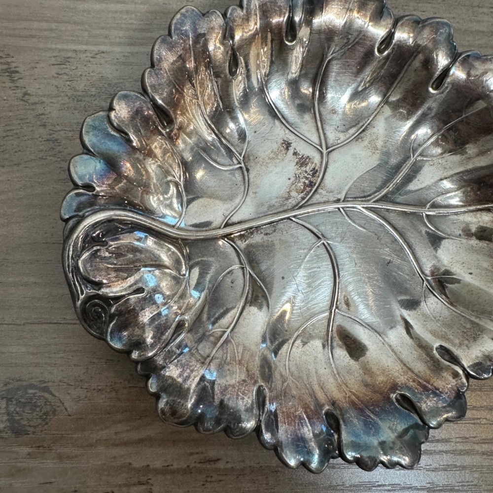 Barker Ellis Silverplate Leaf Dish Trinket Holder Plate Small Vtg Pineapple