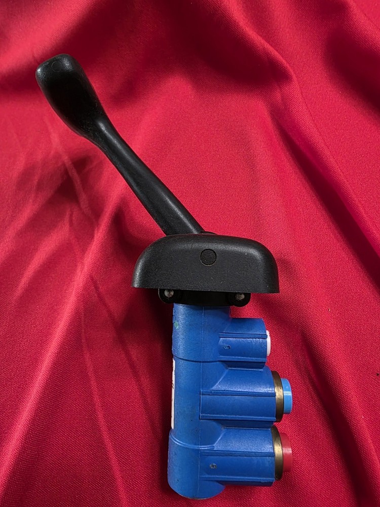 Used Bendix Trailer Brake Valve K024929