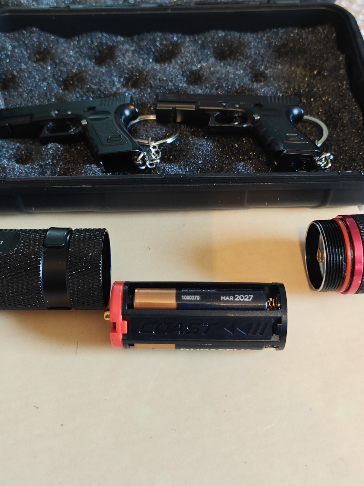 2 GL0CK 17 Mini Firearm Gun Pistol KEYCHAIN & Coast Flashlight, Includes Case