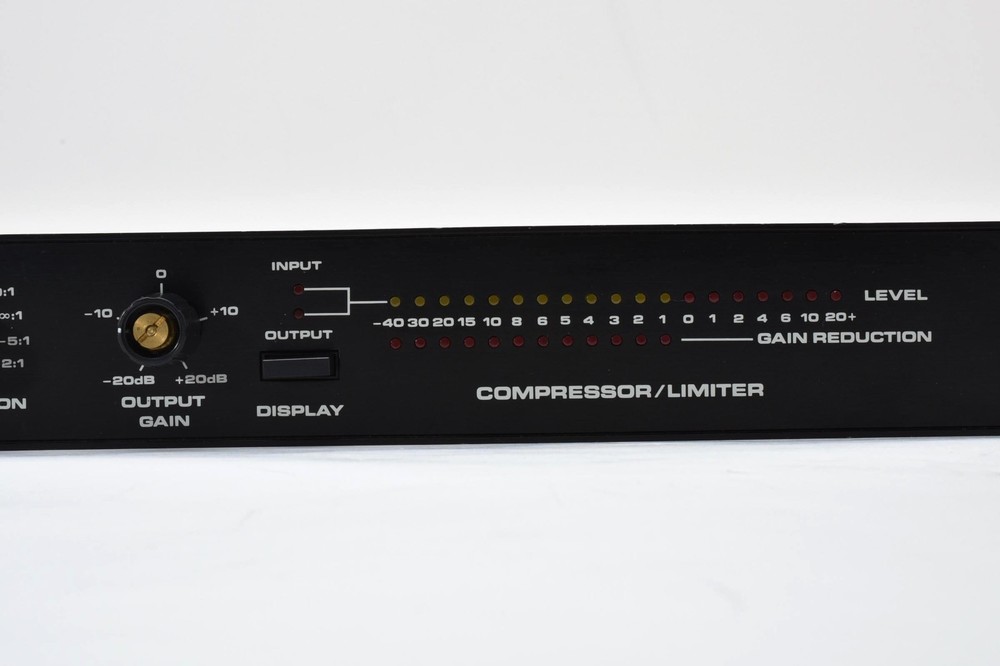 dbx 160XT Compressor Limiter Professional Studio Rack Audio Tested Working Japan