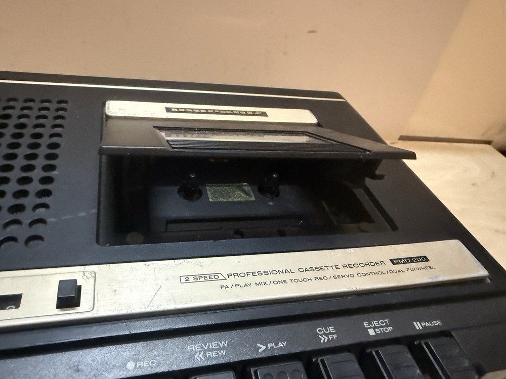Marantz PMD-200 PROFESSIONAL CASSETTE TAPE RECORDER (UNTESTED)
