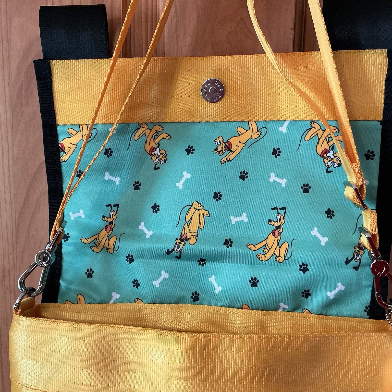 Harvey's Seatbelt Disney Pluto Foldover Crossbody NEW