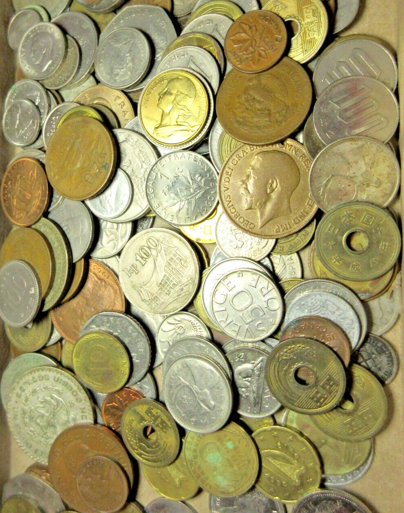 Mixed Bulk Lot / 25 Foreign World Coins
