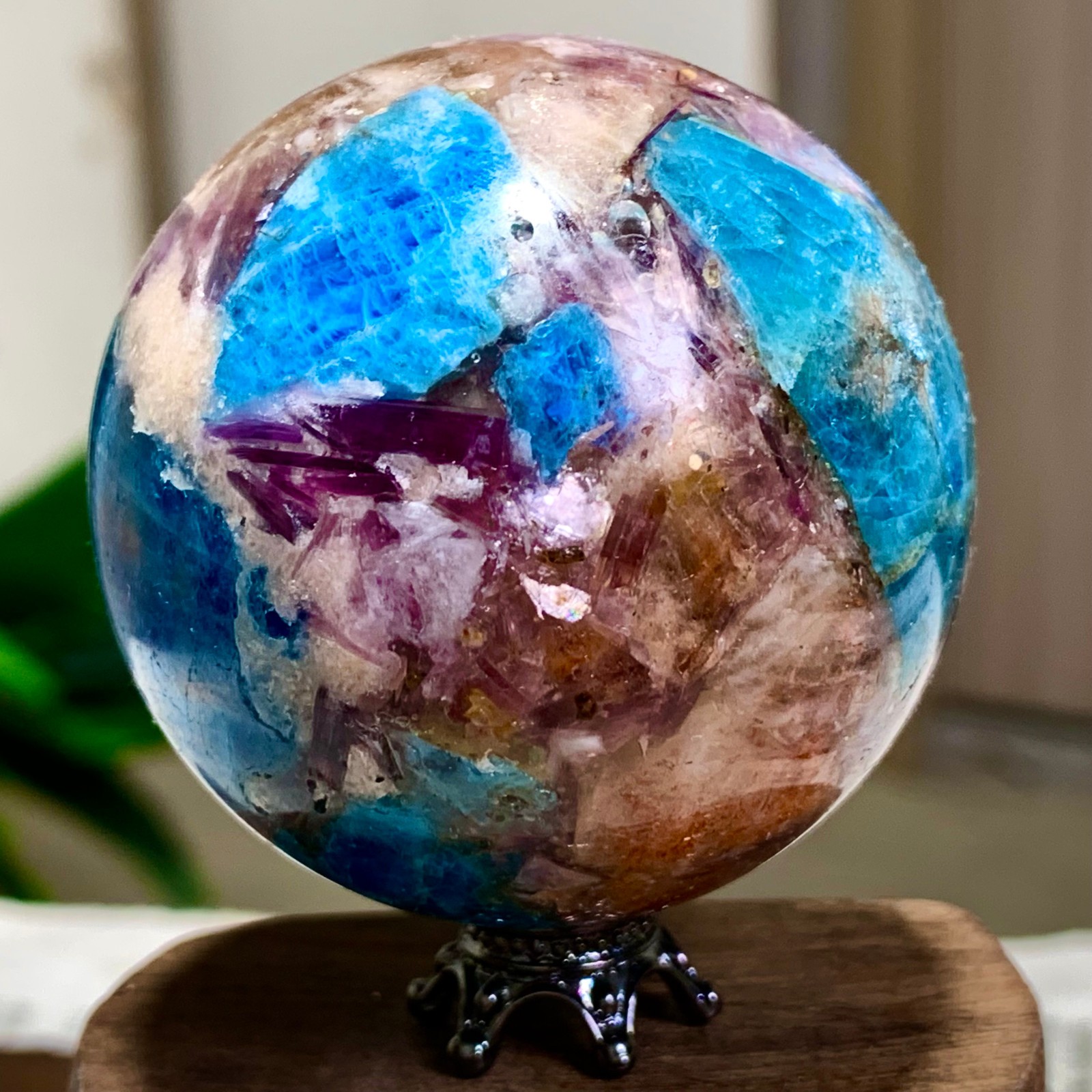 170G Natural Blue Aptite +Sun Stone purple lepidolite Sphere mineral sample