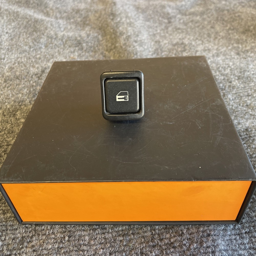 OEM BMW E36 3 SERIES Central Locking System Console Switch Button W/ Frame