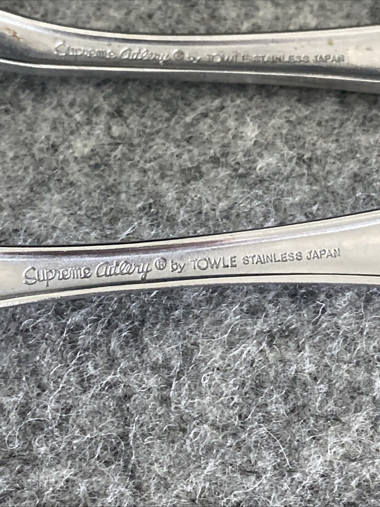 4 TOWLE/SUPREME CUTLERY STAINLESS FLATWARE, "PIERRE" PATTERN DINNER SPOONS
