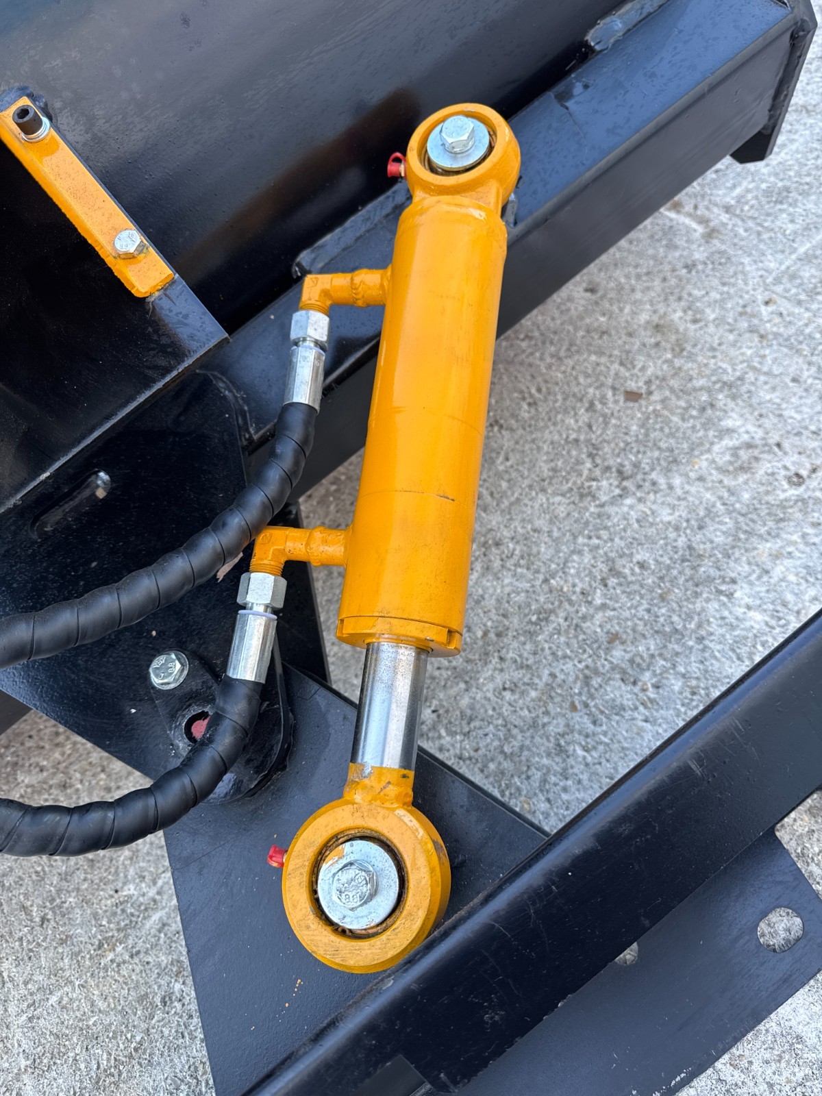 Mini Power Angle Broom Hydraulic Poly Wire Sweeper Mini Skid Steer Attachment