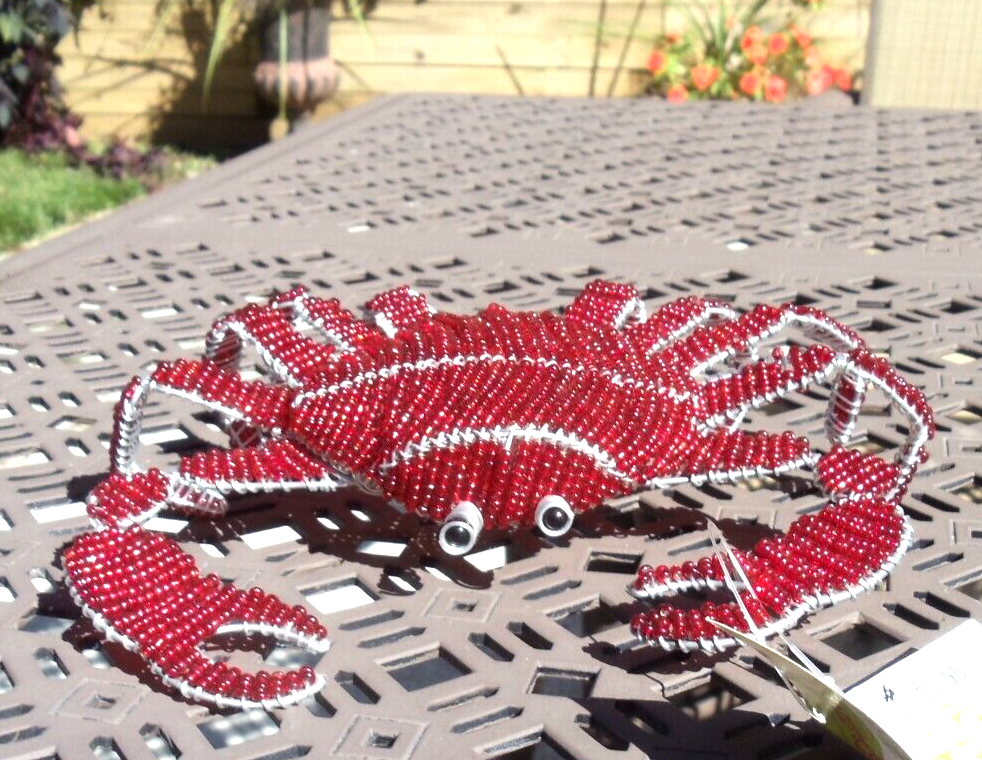 Beaded land: Red crab