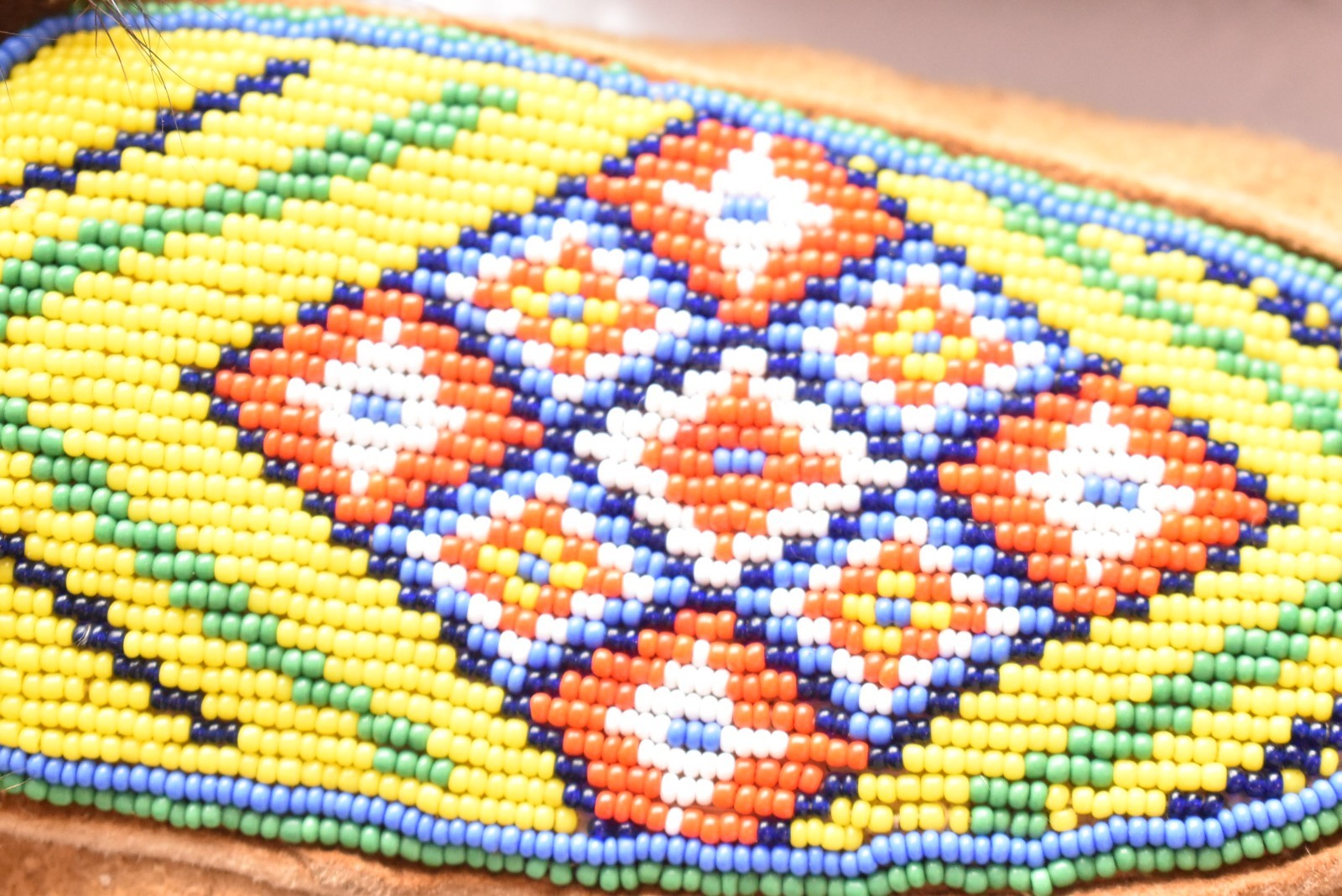 VINTAGE CREE INDIAN GEOMETRICAL BEADED MOCCASINS NATIVE AMERICAN 11"