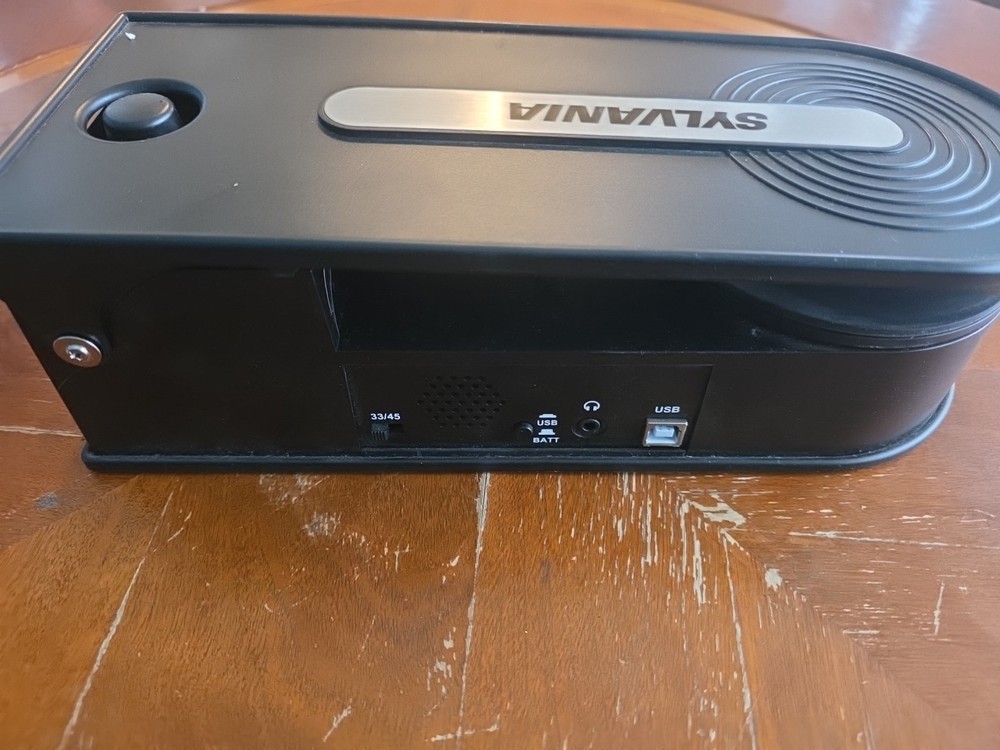 Sylvania Portable Turntable With USB Encoding Battery Powered - Tested