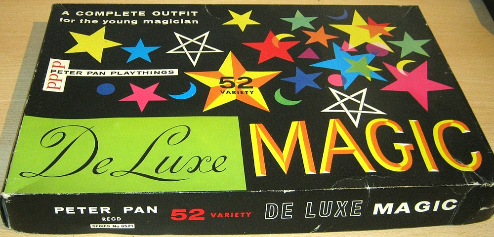 Vintage DE LUXE MAGIC Set by PETER PAN - OLD
