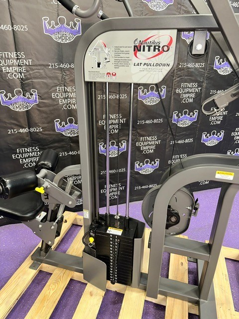 Nautilus Nitro Lat Pulldown w / Swivel Handles