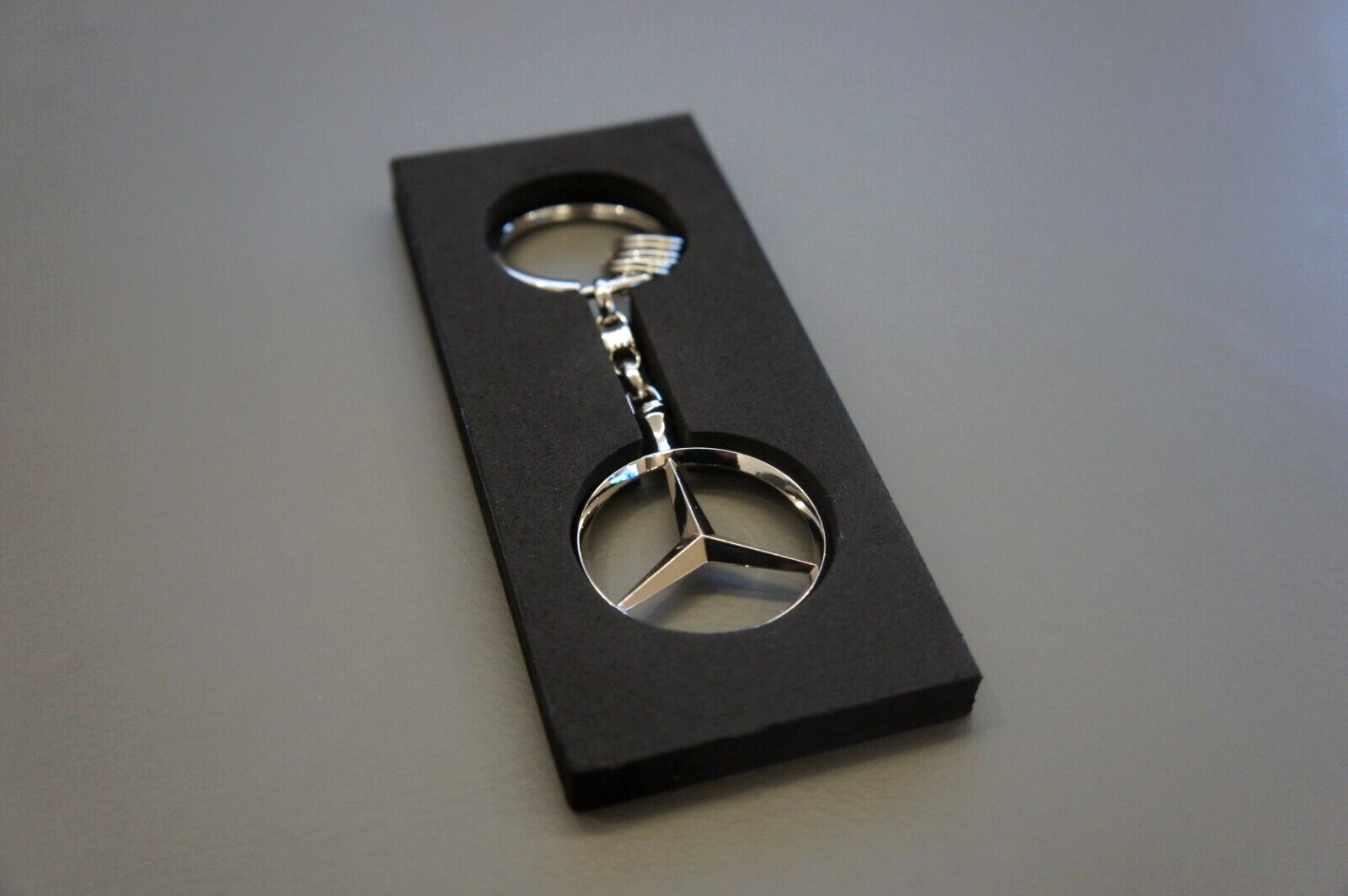 New Genuine OEM Mercedes-Benz Brussels Silver Stainless Steel Keychain B66957516