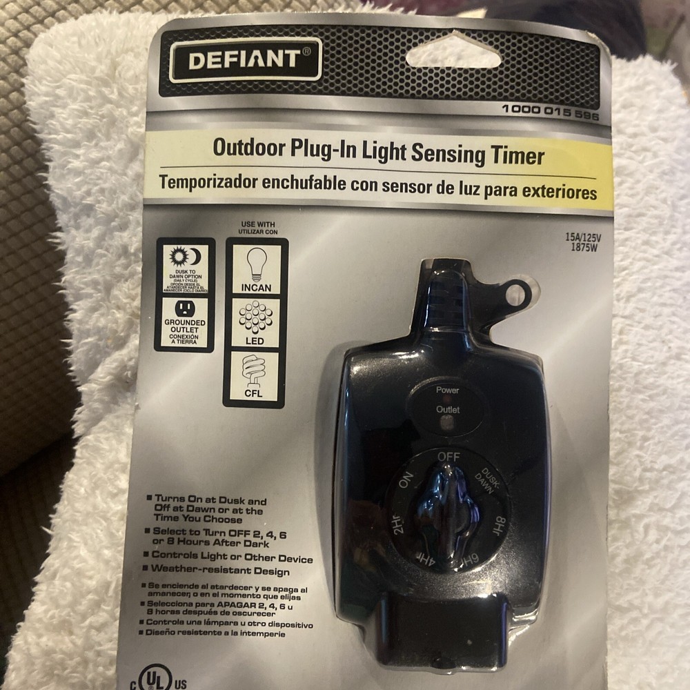 Defiant Outdoor Plug-In Light Sensing Timer