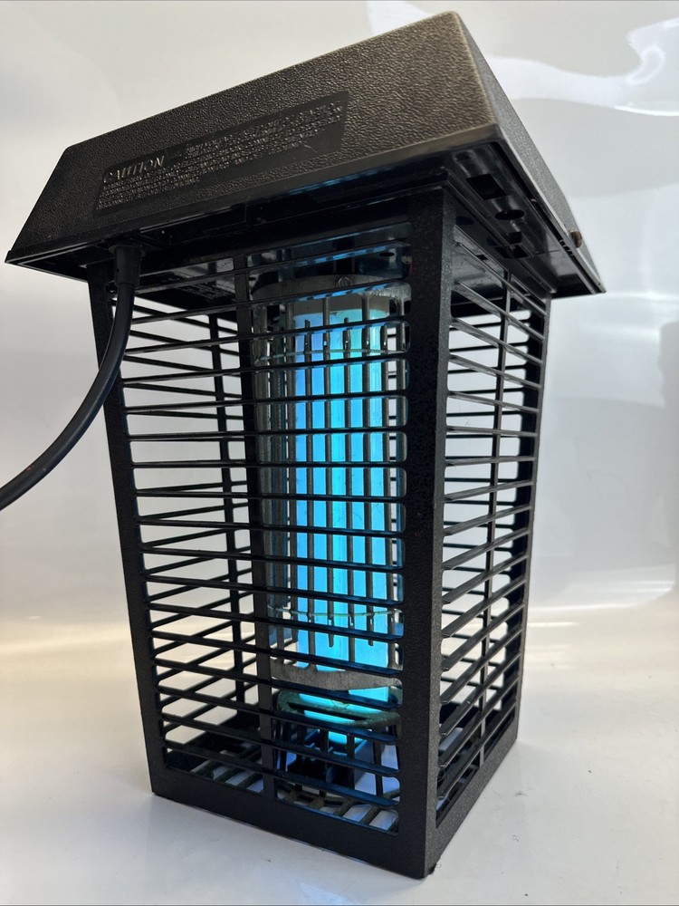 Flowtron BK 40D Bug Zapper 1 Acre Coverage 40W Bulb 5600V Grid Works Great