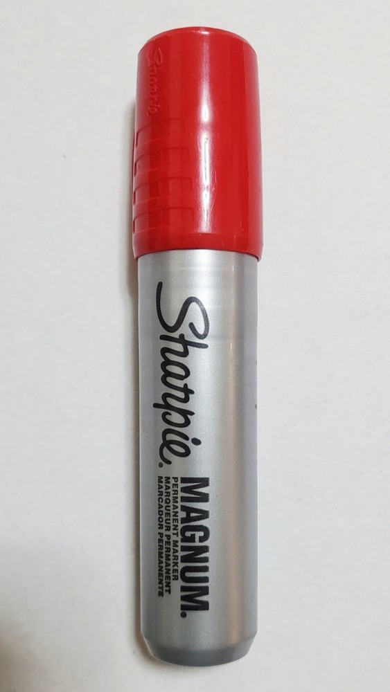 Sharpie MAGNUM MARKERS Chisel Tip BLACK Blue Red