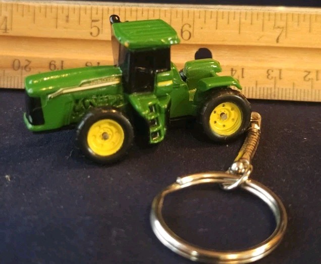 John Deere Tractor Key Chain 9020 Large Wheels Mega Machine