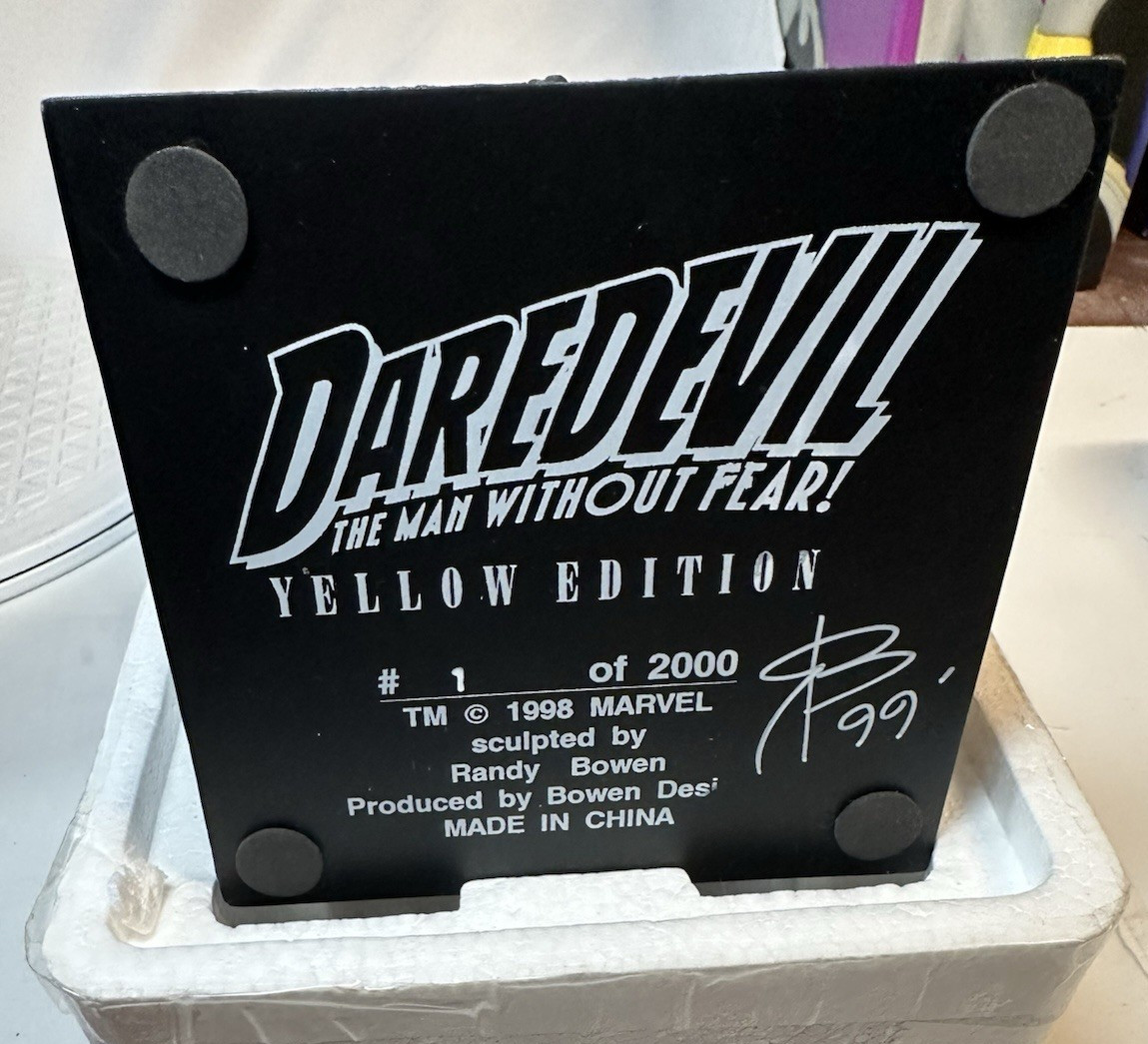 SIGNED!Set of Two Number 1s. MARVEL BOWEN DAREDEVIL THE MAN WITHOUT FEAR (S6)