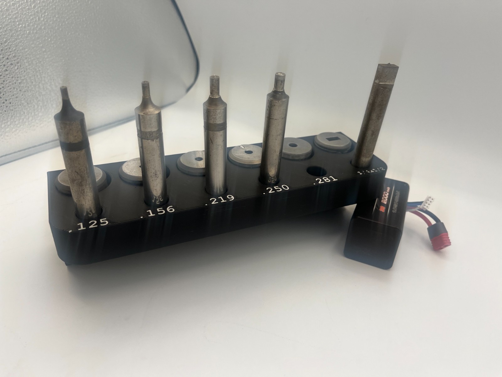 Roper Whitney Benchtop Punch with 6 Dies Punch and Die Set