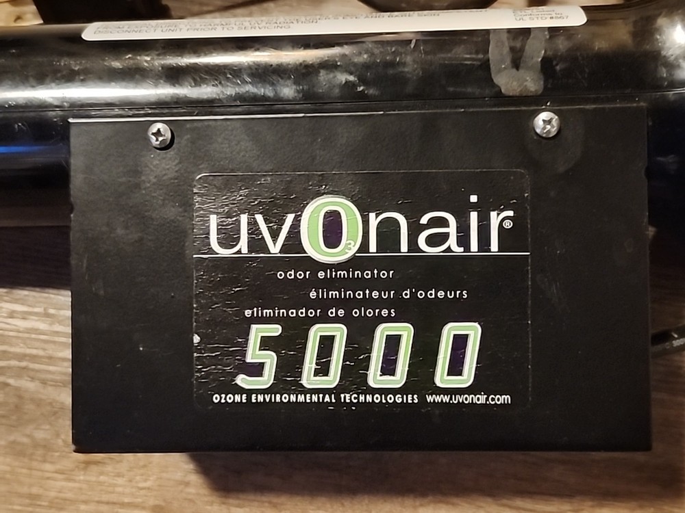Uvonair 5000 Odor Eliminator Ozone System Air Purifier, Working.