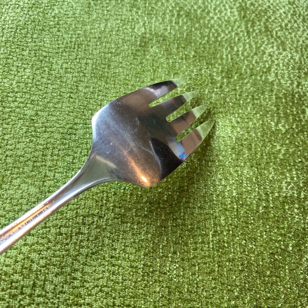 Oneida Silverplate GROSVENOR 1921 Medium Solid Cold Meat SERVING FORK No Mono