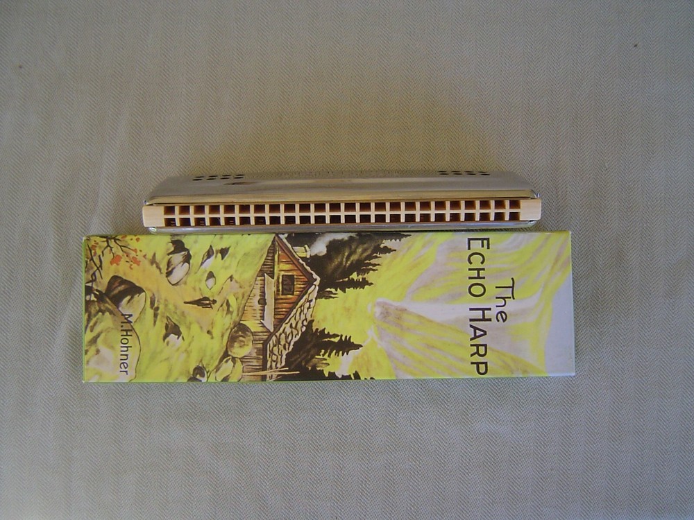 "ECHO" MODEL 56/96 DOUBLE SIDED TREMELO IN "C/G" WITH NICE BOX