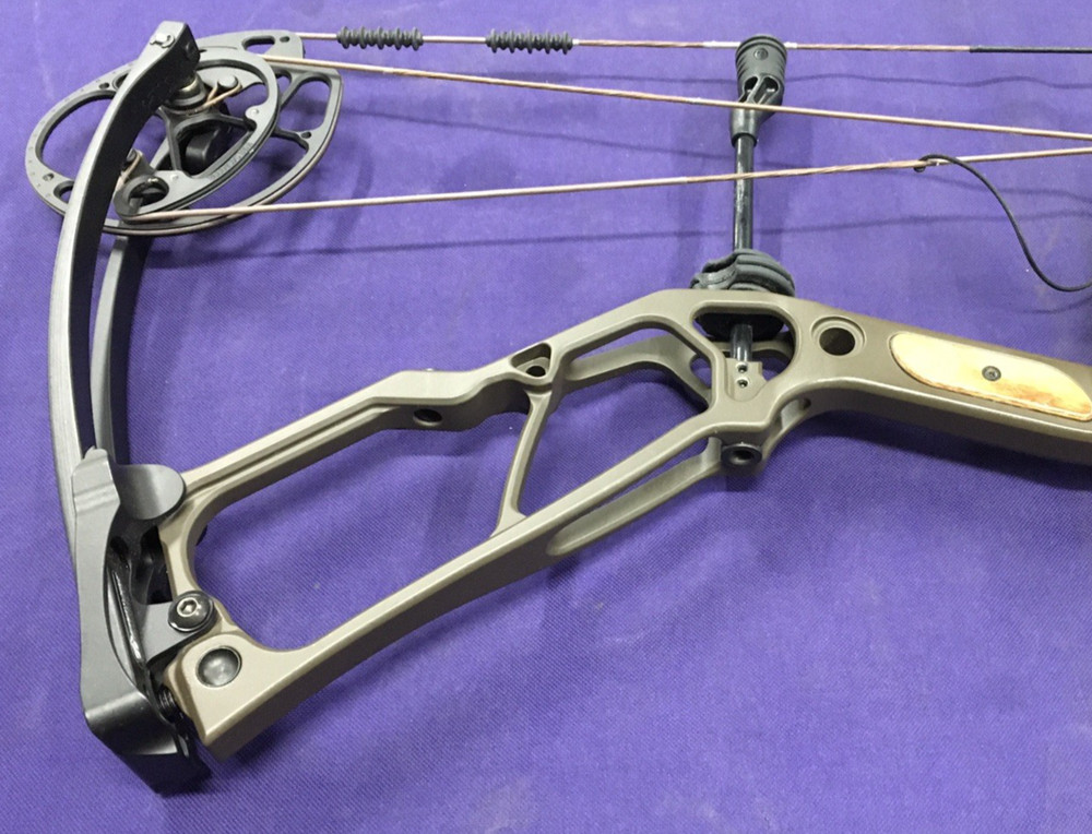 Elite Archery Ritual 30 Compound Bow Bundle w/ Plano Pillarlock Hardcase