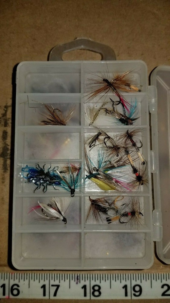 Plano Micro Magnum Box with flies- Used