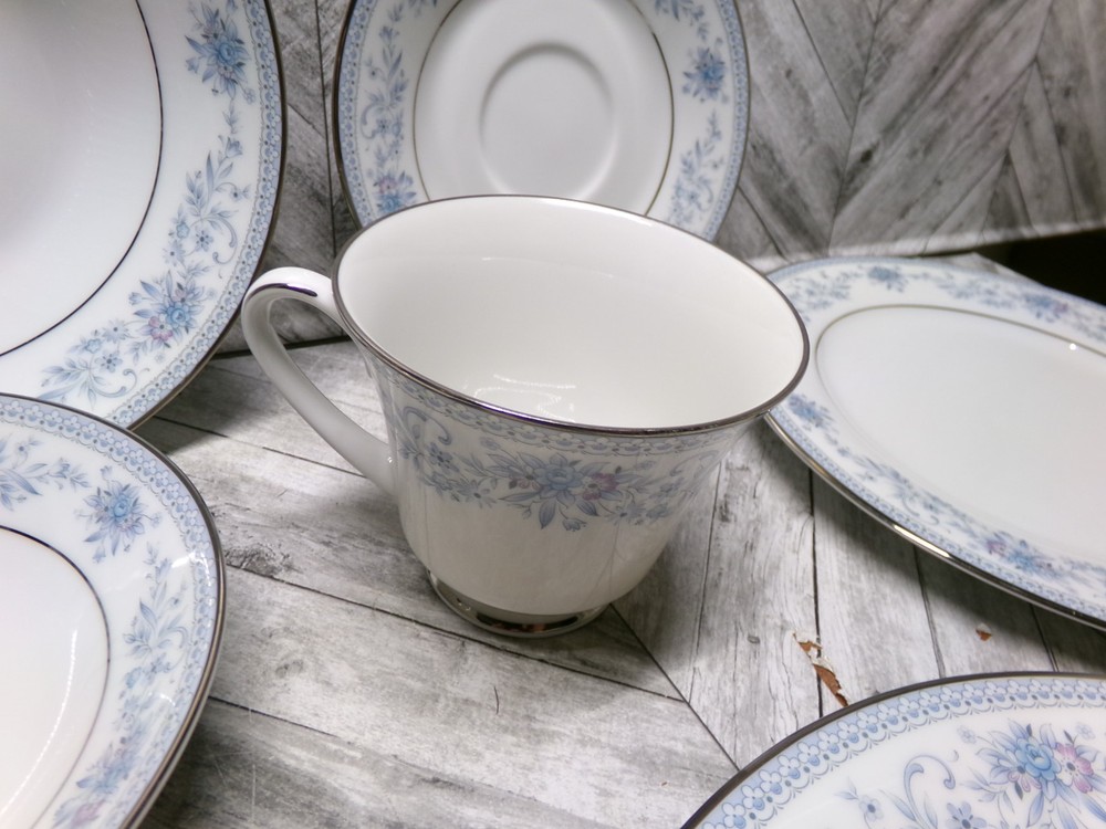 7 Piece Noritake Blue Hill 2482 Table Setting