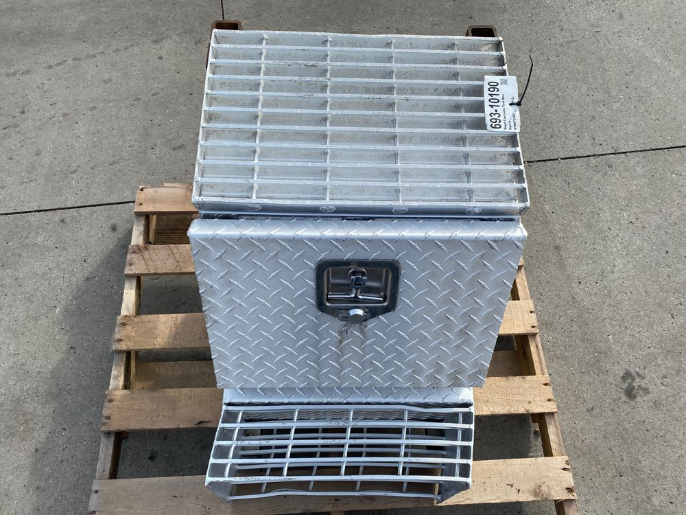 2016 Freightliner Cascadia Tool Box (693-10190)