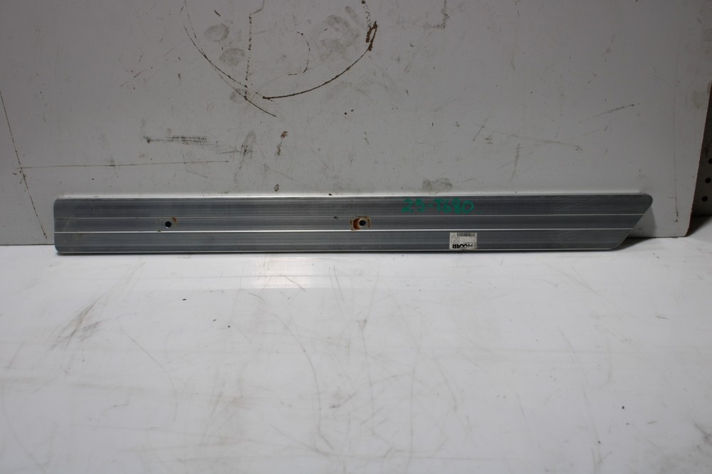 2025 Kenworth T680 Threshold Trim Plate