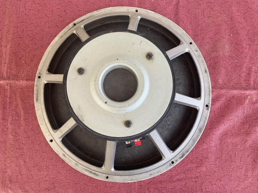 Peavey 18" Black Widow 1801 Speaker Tested