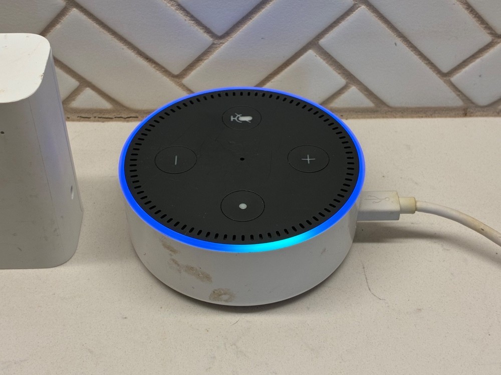 Amazon Echo Bluetooth Speakers Lot (3) Flex Plug-In, Dot 2nd & 3rd Gen Tested