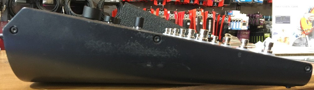 Line 6 Helix Electric Guitar Multi-Effects Pedal Floor Processor